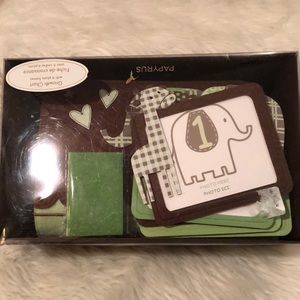 Papyrus Growth Chart with Six Photo Frames